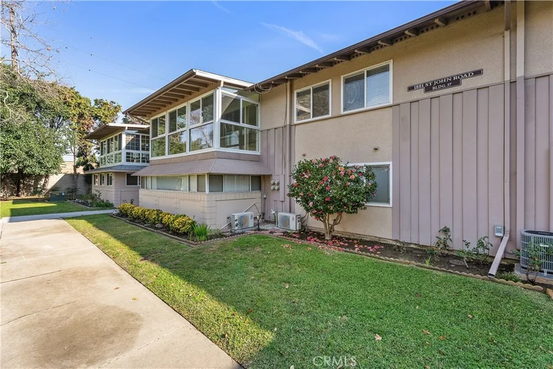 1881 St John Road #M-15-37N, Seal Beach, CA 90740
