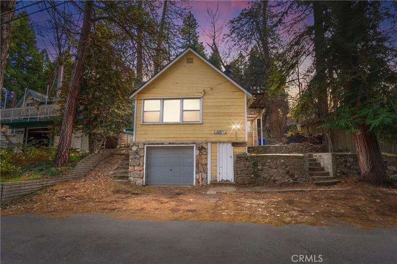 22825 Laurel, Crestline, CA 92325