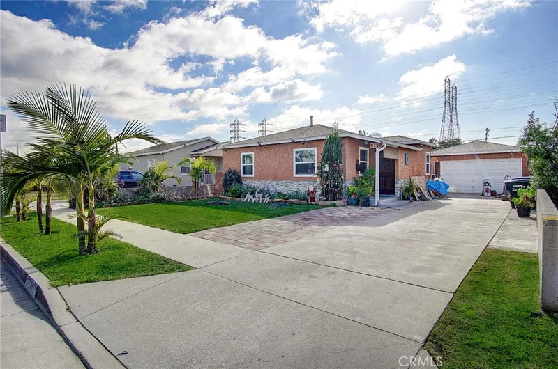 8738 Maple, Bellflower, CA 90706