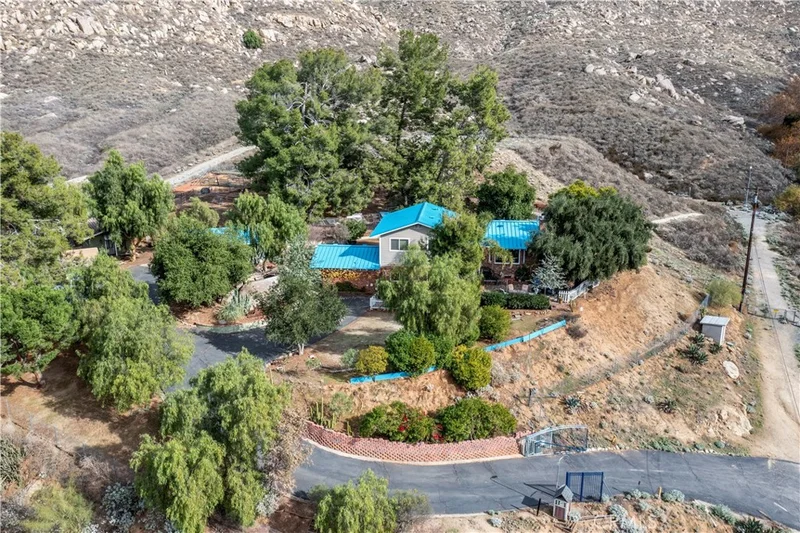 451 Two Trees, Riverside, CA 92507