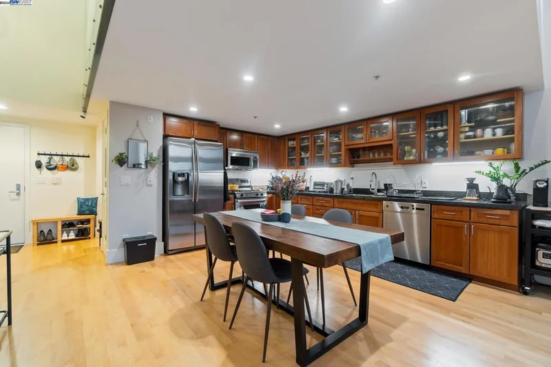 1011 23rd St #3, San Francisco, CA 94107