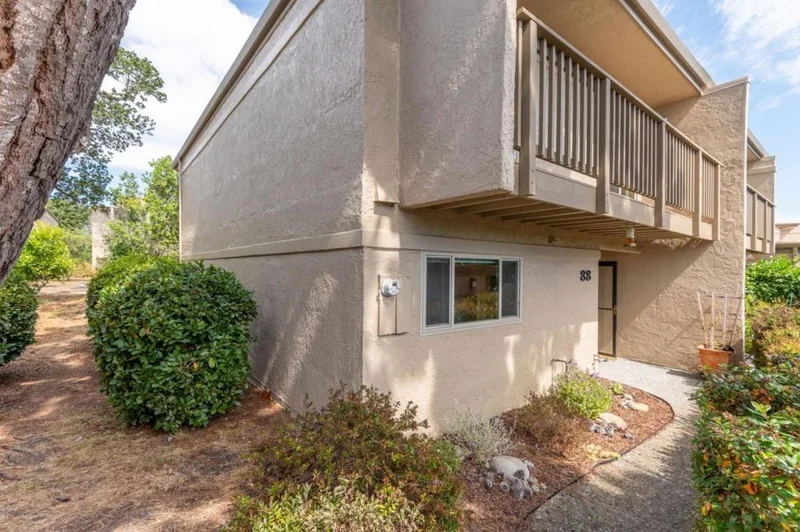 88 Montsalas, Monterey, CA 93940