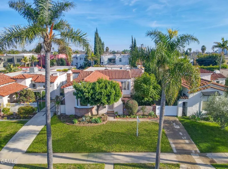 1144 Alvira, Los Angeles, CA 90035