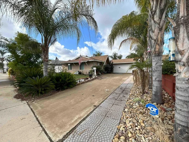 848 Denise Lane, El Cajon, CA 92020