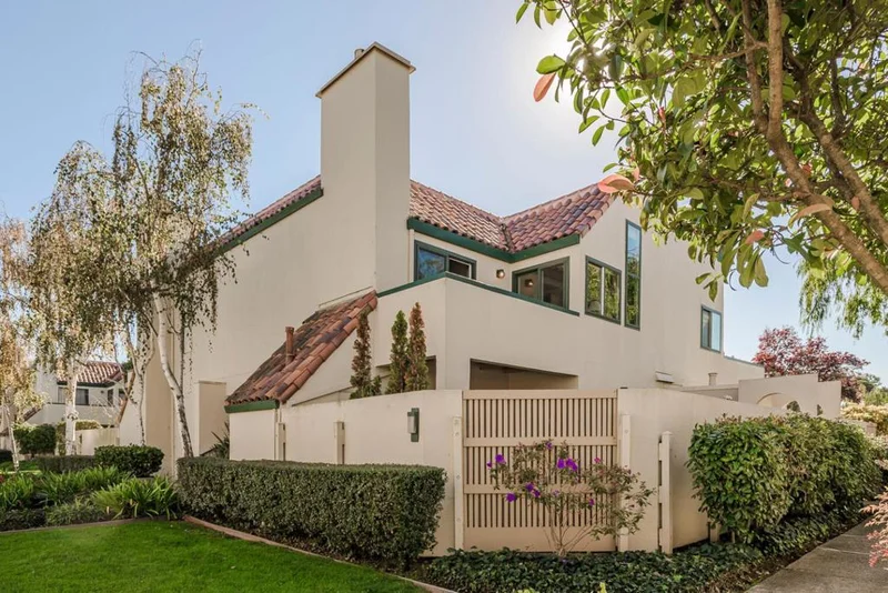 2253 Armada, San Mateo, CA 94404