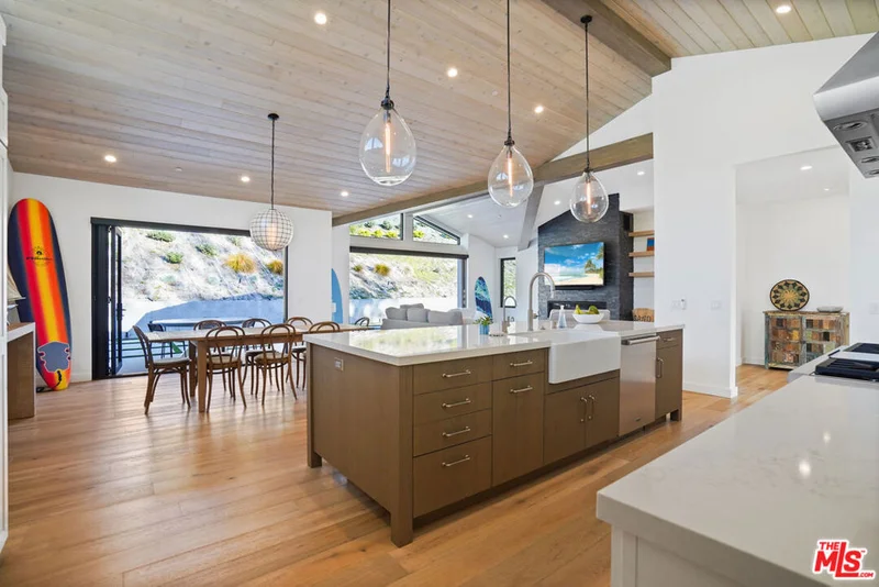 6328 Paseo Canyon, Malibu, CA 90265