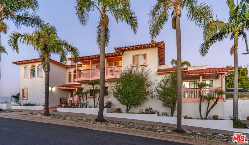 7850 Zayanta, Playa Del Rey, CA 90293