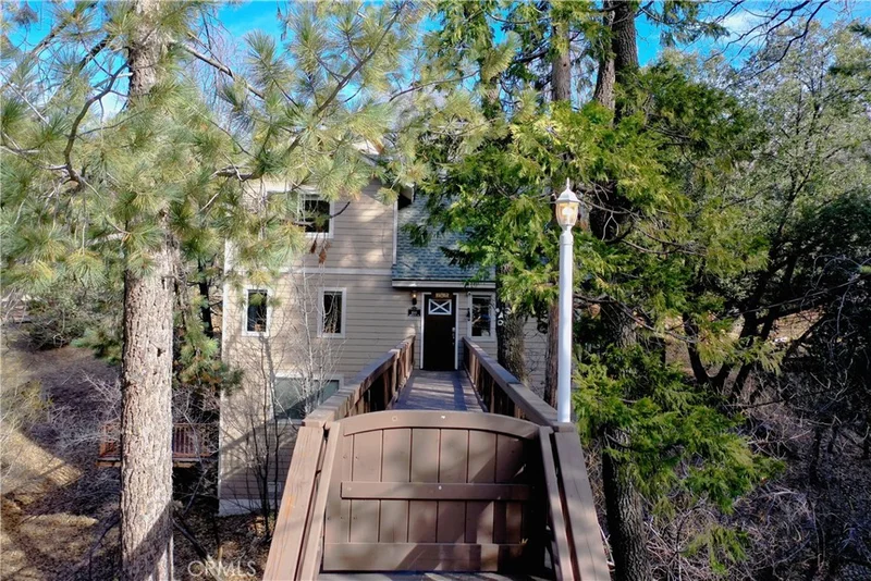 1044 Sandalwood, Lake Arrowhead, CA 92352