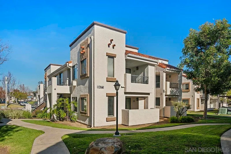 8471 Westmore Rd #Apt 14, Mira Mesa, CA 92126