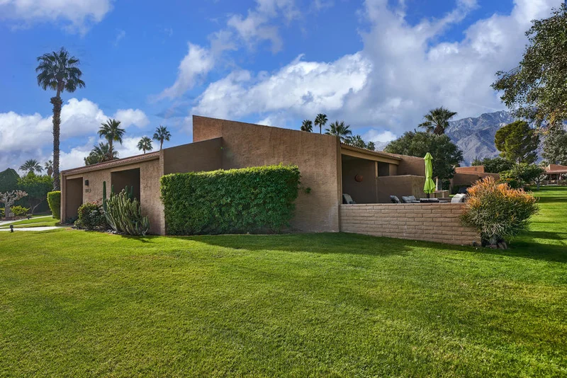 2557 Whitewater Club Dr #B, Palm Springs, CA 92262
