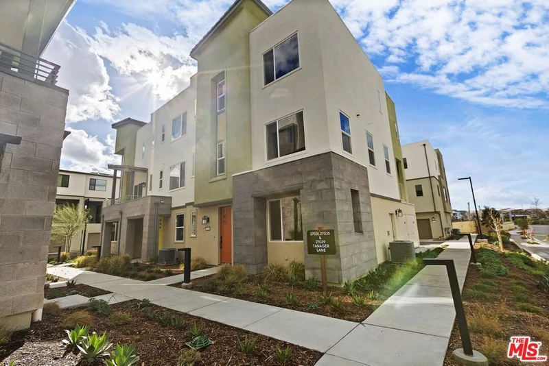 27039 Tanager, Valencia, CA 91381