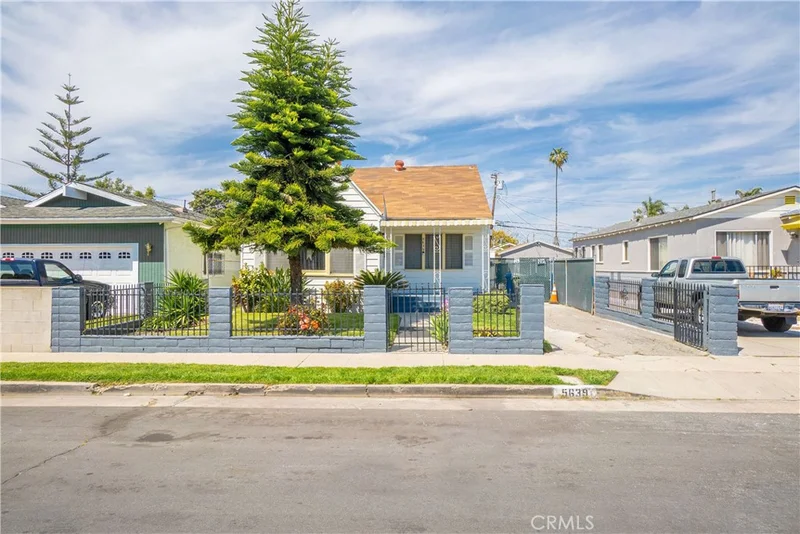 5639 Blackwelder, Los Angeles, CA 90016