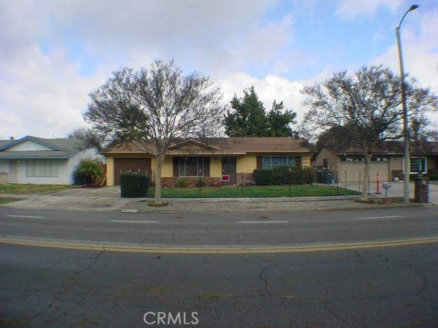 858 Thornton, Hemet, CA 92543