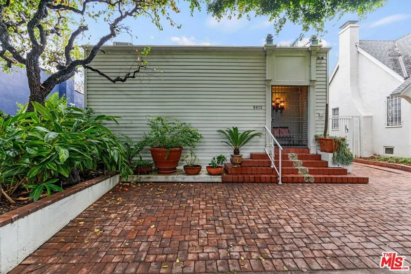 8812 Ashcroft, West Hollywood, CA 90048