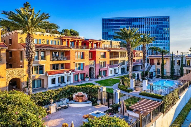 1000 Genter Street #303, La Jolla, CA 92037