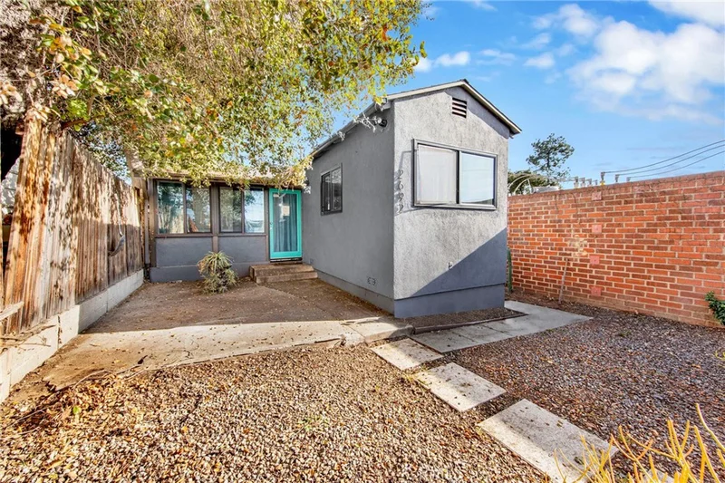 2692 Fair Oaks, Altadena, CA 91001