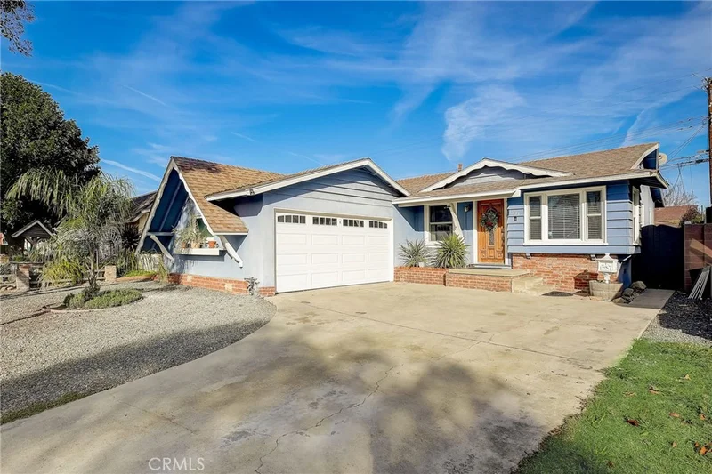 11433 213th, Lakewood, CA 90715