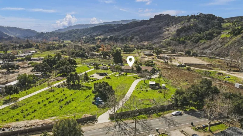 900 Santa Ana, Oak View, CA 93022