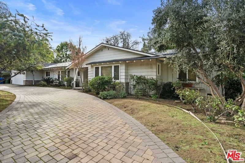 5121 Penfield, Woodland Hills, CA 91364