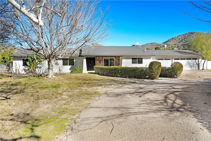 2997 Country, Acton, CA 93510