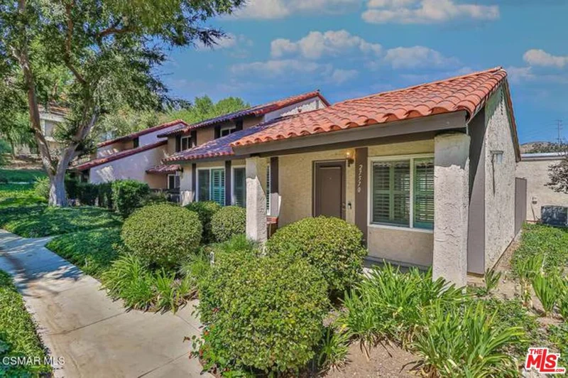 27570 Rondell, Agoura Hills, CA 91301