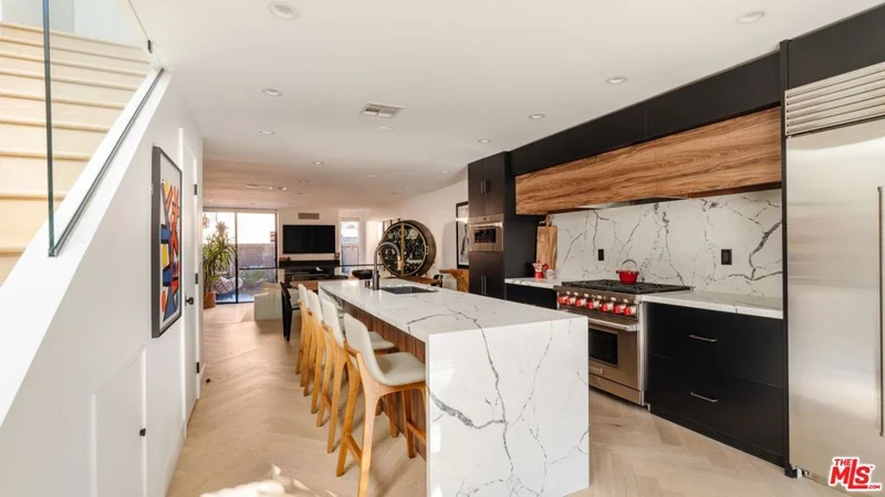 1033 Carol #T14, West Hollywood, CA 90069