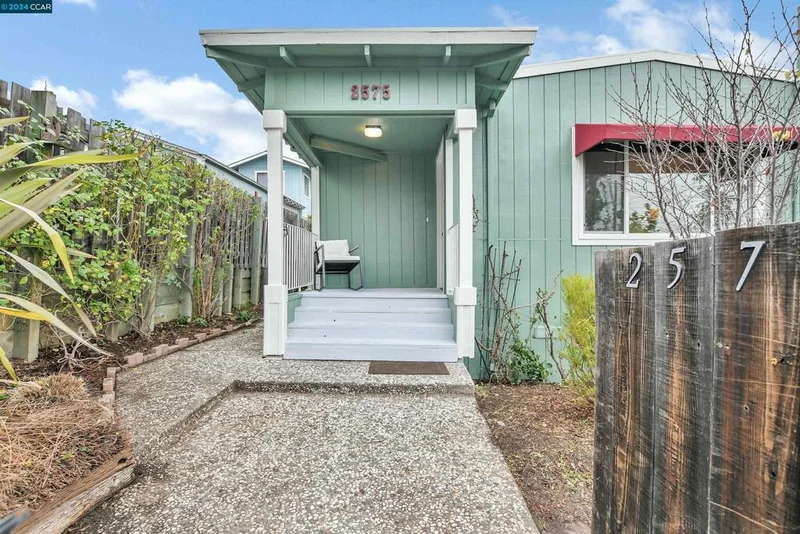 2575 Leslie Ave, Martinez, CA 94553