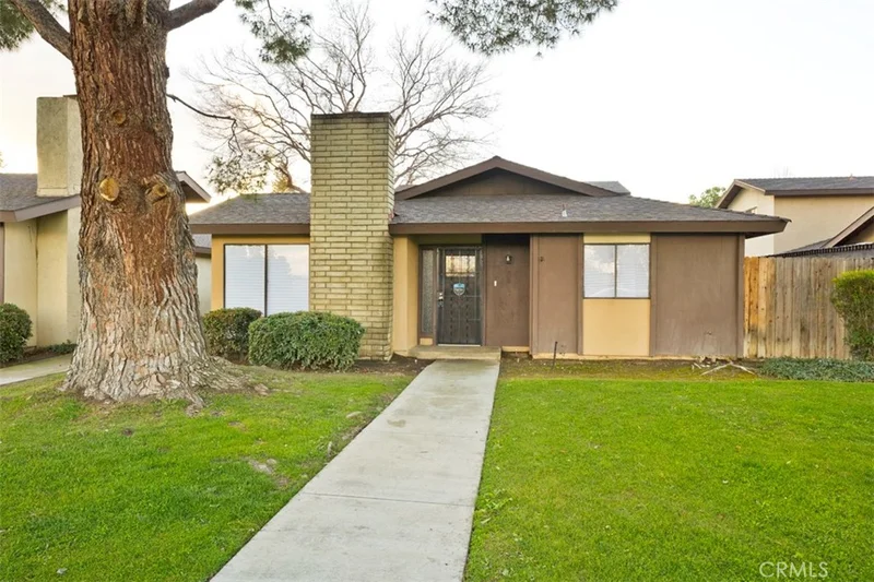 2601 Edmonton #10A, Bakersfield, CA 93309