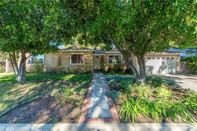 18725 Bassett, Reseda, CA 91335