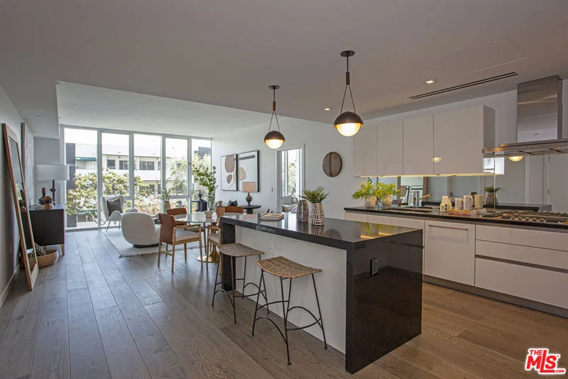 9000 3rd #205, Los Angeles, CA 90048