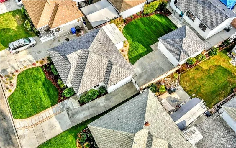 9138 Rendalia, Bellflower, CA 90706