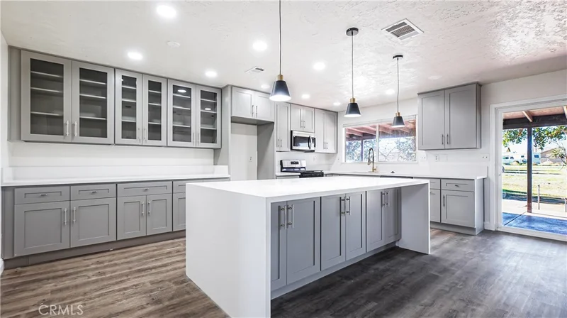 9012 11th, Hesperia, CA 92345