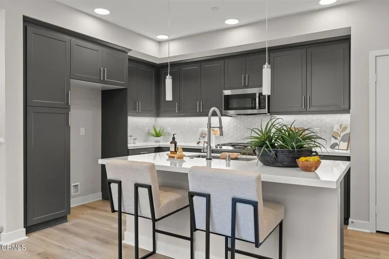 1244 Thompson #104, Ventura, CA 93001