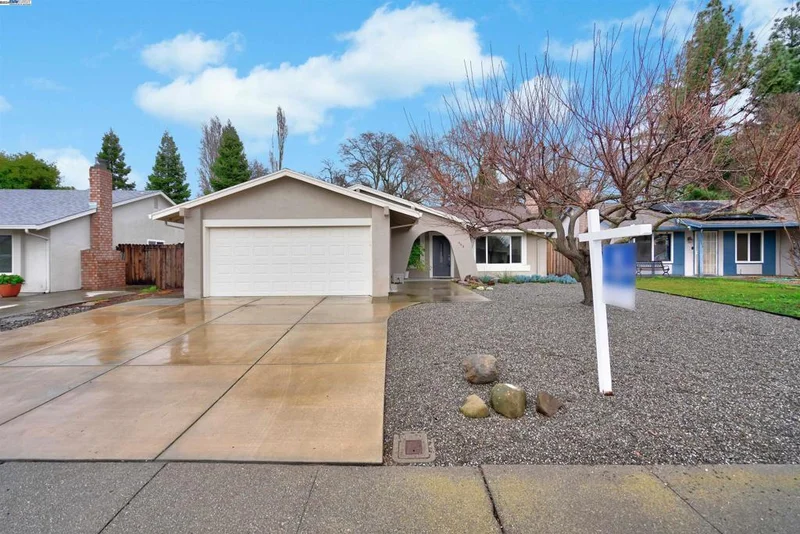 464 Edwin Dr, Vacaville, CA 95687