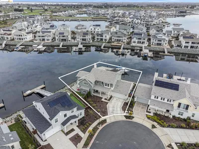 291 Waterside Pl
