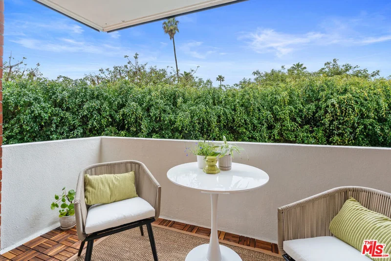 11750 Sunset #302, Los Angeles, CA 90049