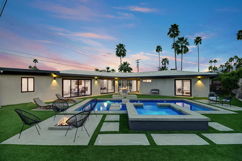 792 Mesquite, Palm Springs, CA 92264