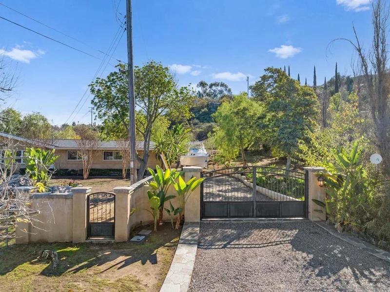 29875 Red Mountain Dr., Valley Center, CA 92082