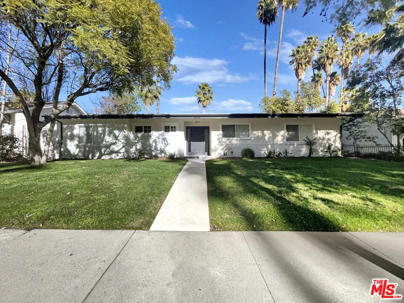 5608 Valley Circle, Woodland Hills, CA 91367
