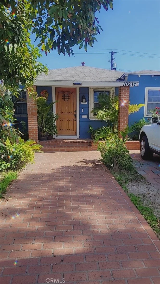 10234 Pinehurst, South Gate, CA 90280