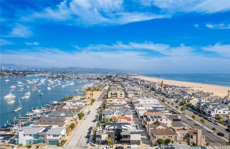1027 Bay Ave #B, Newport Beach, CA 92663