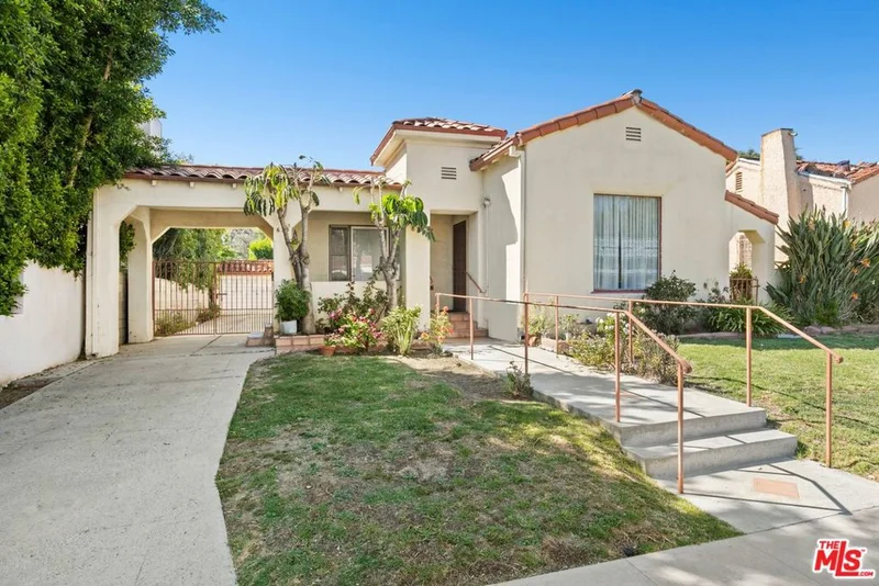 631 Vista, Los Angeles, CA 90036