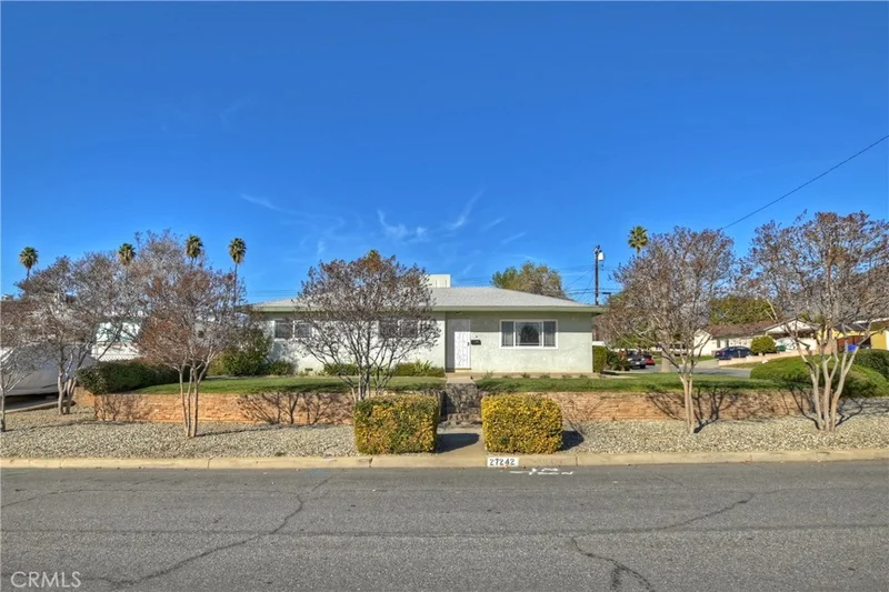 27242 Crest, Highland, CA 92346