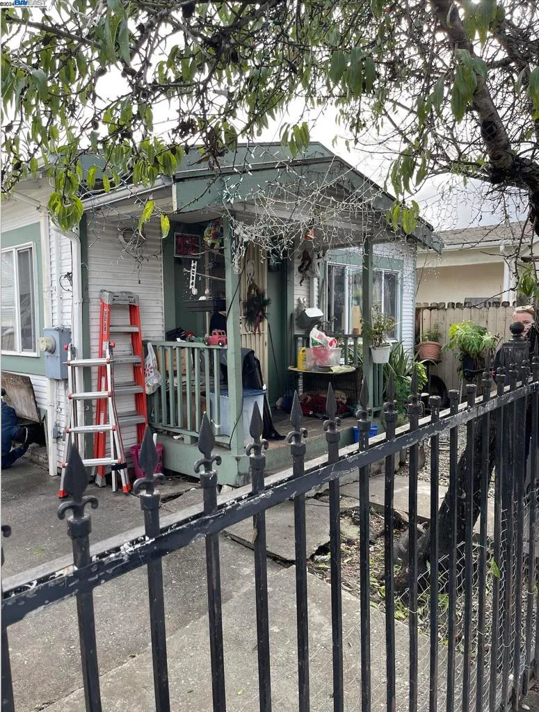 1042 72nd Ave, Oakland, CA 94621