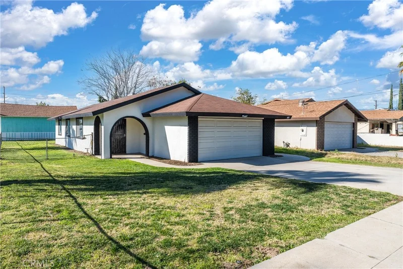1005 Washigton, Redlands, CA 92374