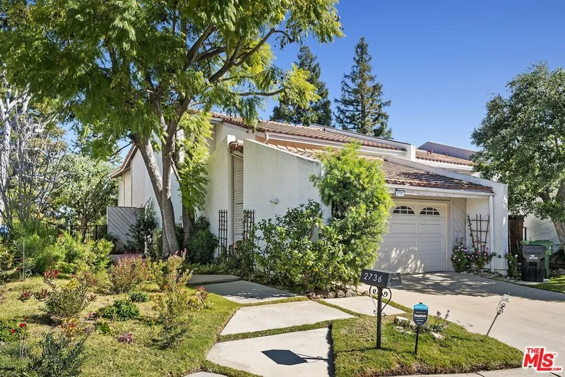 2736 Bottlebrush, Los Angeles, CA 90077