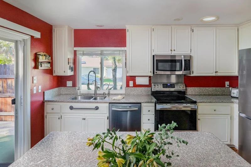 1860 Donalor Dr, Escondido, CA 92027