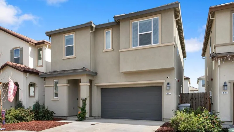 561 Gabriele, Hollister, CA 95023