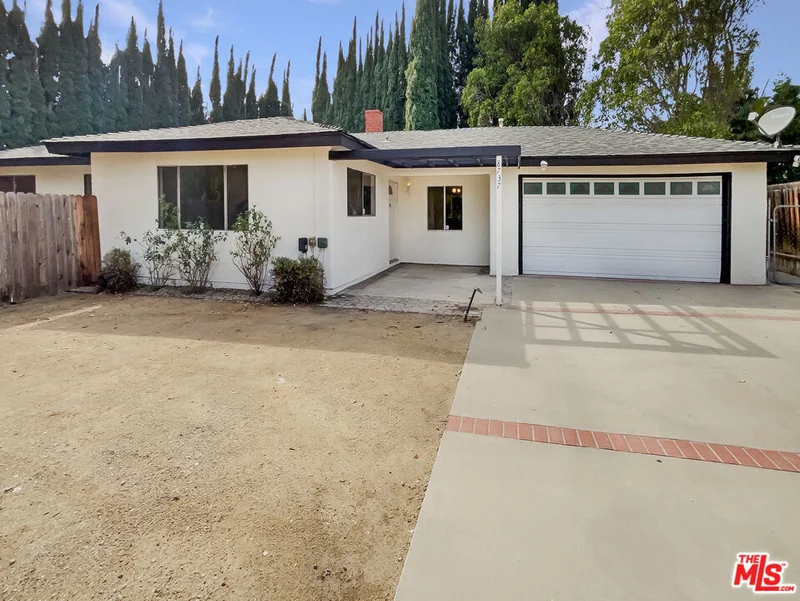 8737 Nestle, Northridge, CA 91325