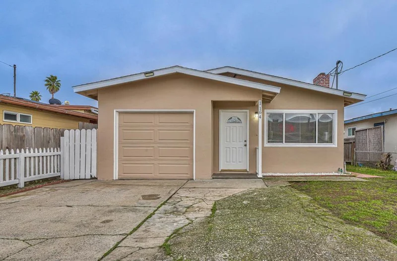 1164 Phoenix, Seaside, CA 93955